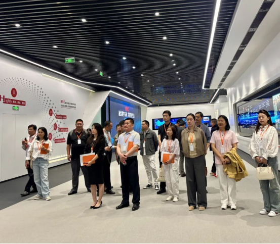 亚洲城市大学杭州参访之旅:科技探索与自然交融